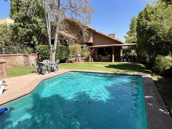 Casa En Venta De 6 Dorm. La Foresta / Las Condes