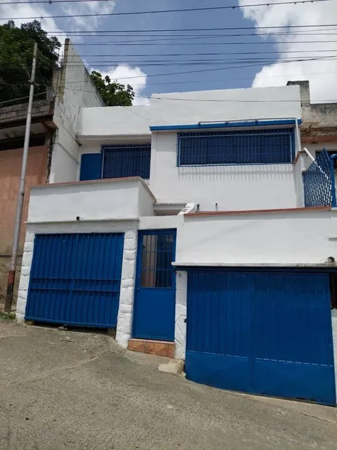 Venta De Magnifica Casa De Dos Niveles En Turumo