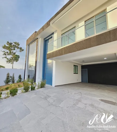 Hermosa Casa En Proyecto Cerrado En Gurabo
