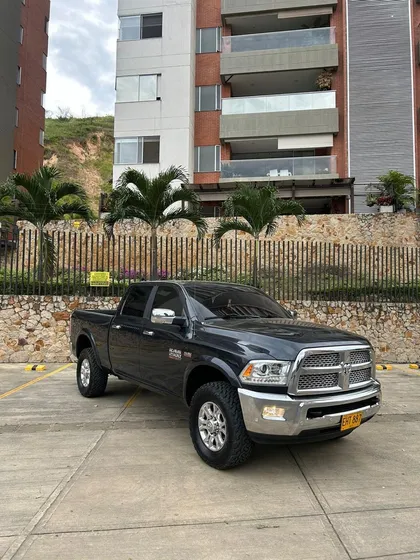Dodge Ram 5.7 2500 Crew Cab Laramie Automática