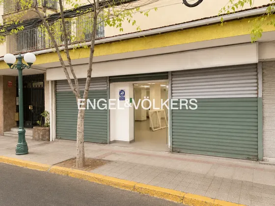 Local Comercial 160 M² | Metro Pedro De Valdivia/los Leones