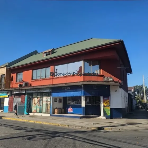 Edificio De Uso Mixto En Esquina De Alta Exposición
