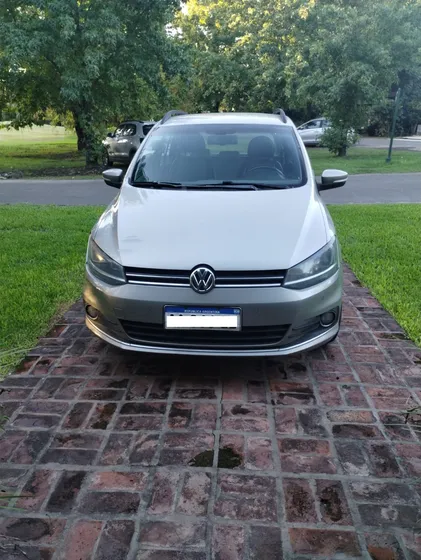 Volkswagen Suran 1.6 Imotion Highline 110cv