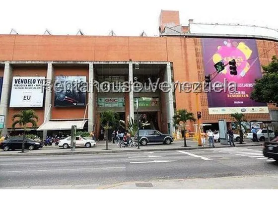 En Venta Excelente Y Acogedor Local Comercial De 38 Mts2 En C.c.plaza Las Americas  #25-11445