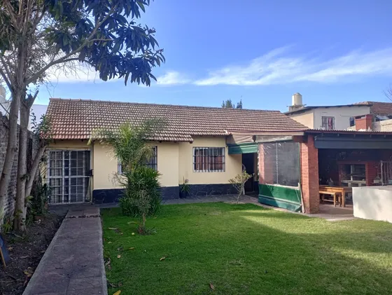Casa 3 Dormitorios, Pileta,  Troncos Del Talar Tigre, Inversion.