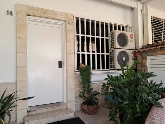 Venta En Urbanización Cerrada Con Vigilancia Los Mangos.