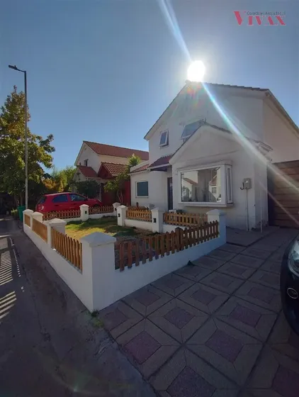 Casa En Venta De 4 Dorm. En San Bernardo