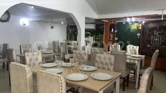 Arriendo Inmueble Acreditado Para Restaurante Con Mobiliario