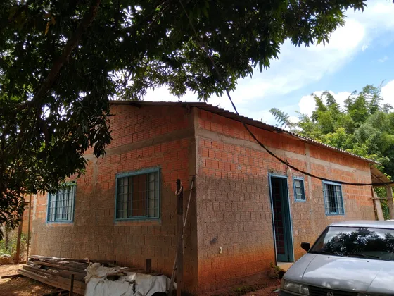 Casa Com 3 Qts, 2 Wc, Sala E Cozinha Grande Em 2 Terrenos