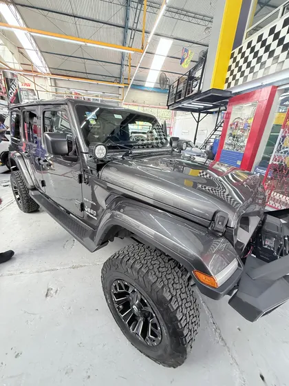 Jeep Wrangler 3.7 Unlimited Sahara 3.6 4x4 At