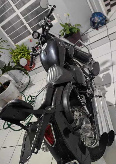 Moto Como Nueva Color Negra Jalando Al Cien...