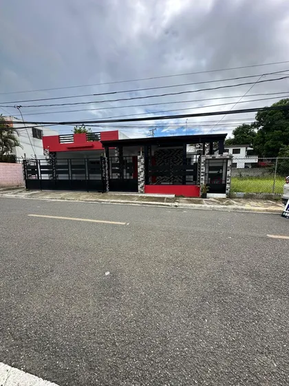Casa En Renta Ubicada En El Céntrico Sector El Paraíso:detr
