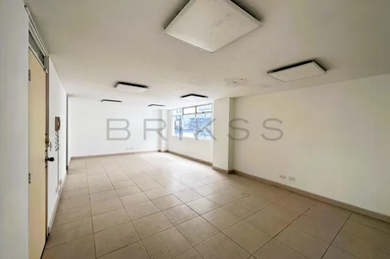 Oficina En Arriendo/venta En Chico Norte. Cod A5983