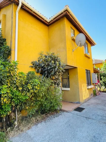Casa 4 Dormitorios 2 Baños En Condominio