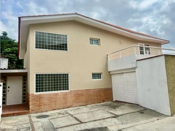 Vendo Casa 325m2 Los Chorros 2355