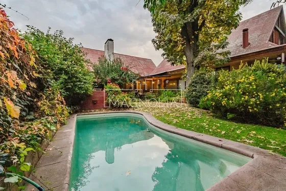 Casa En Venta De 4 Dorm. En Vitacura