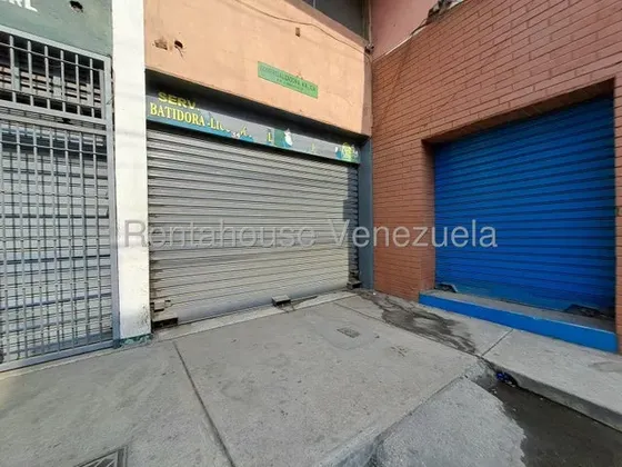 Local En Venta Dos Niveles A Pie De Calle Avda Bolivar Maracay Gjg 26-18021