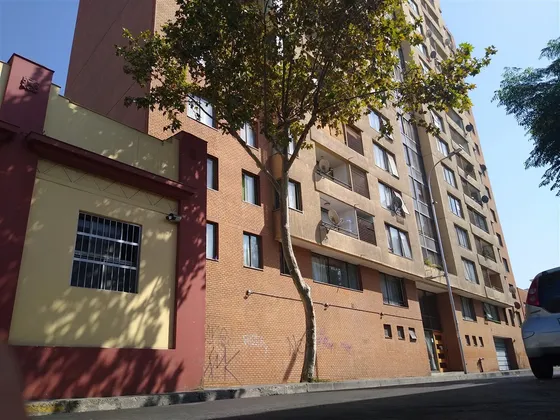 Departamento En Venta De 2 Dorm. En Santiago