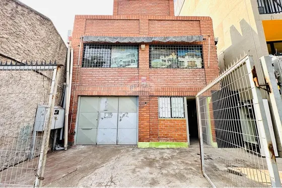 Galpón De 2 Pisos En Arriendo