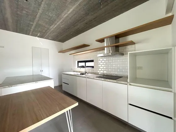 Casa En  Venta En Naudir Aguas Privadas - Piscina  / Riego