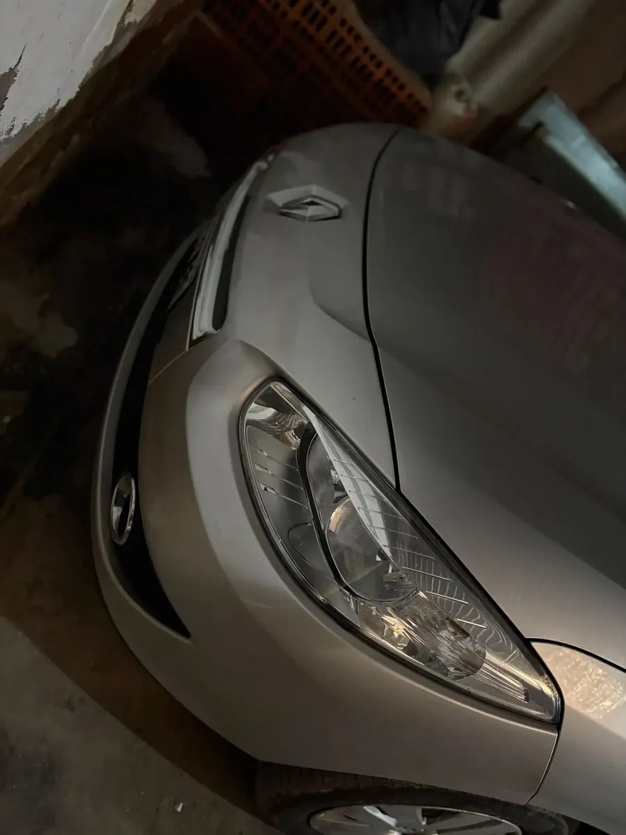 Renault Fluence 1.6 Confort 110cv543967135736811523