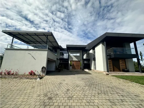 Venta De Espectacular Casa En Rionegro