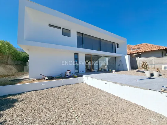 Recién Remodelada, Piedra Roja. Excelente