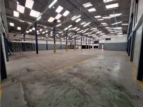 Bodega De 1.280 M2 En Venta, Engativa