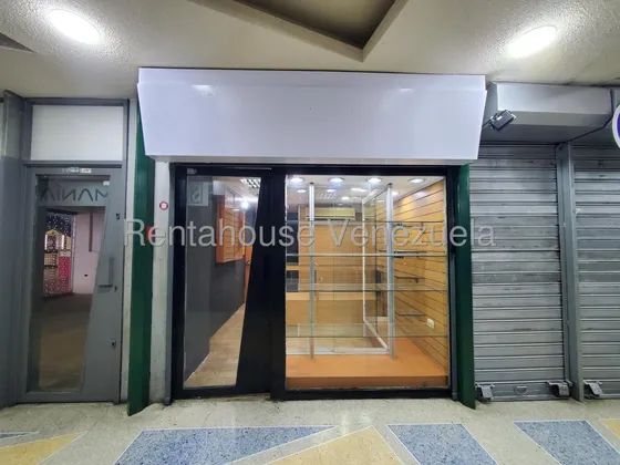 En Alquiler Local Comercial En Cc Parque Aragua Multicentro Locatel Con Mobiliario Y Mezzanina Aire Acondicionado Estef 25-20927