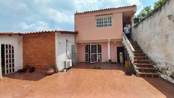 Mirlin Vende  Casa Con Anexo Urb Esmeralda San Diego  D31-03