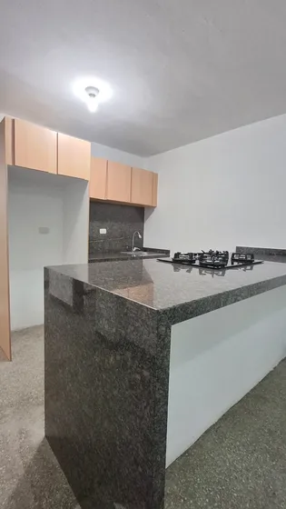 Táchira, Apartamento En Venta En Pirineos Db
