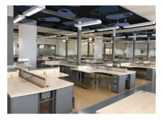 Oficina Amoblada De 4.568 M² En Arriendo, La Floresta
