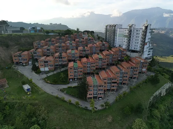 Vendo Townhouse En Villas De Loma Linda, La Lagunita, El Hatillo.