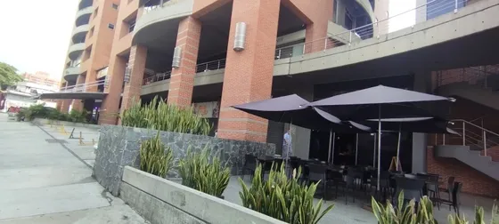 Gm - Se Alquila Un Local Comercial En Torre Corporativa La Cuadra, Ubicada En La Av. Rómulo Gallegos Con Av. Sucre De Los Dos Caminos (diagonal Al Centro Comercial Milenium)