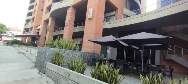 Gm - Se Alquila Un Local Comercial En Torre Corporativa La Cuadra, Ubicada En La Av. Rómulo Gallegos Con Av. Sucre De Los Dos Caminos (diagonal Al Centro Comercial Milenium)