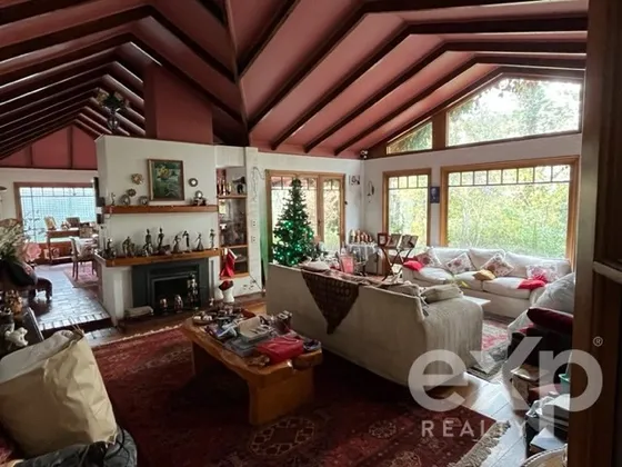 Casa En Venta De 3 Dorm. En Las Condes