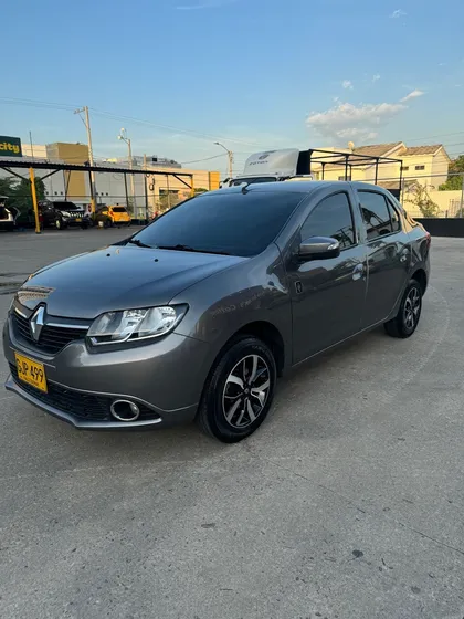 Renault Logan 1.6 Privilege / Intens