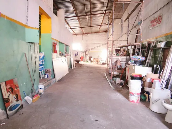 Venta  Galpón 420m2 Con Renta Aguada