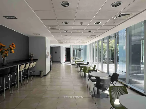 Local Comercial 1.357 M2, Nueva Las Condes