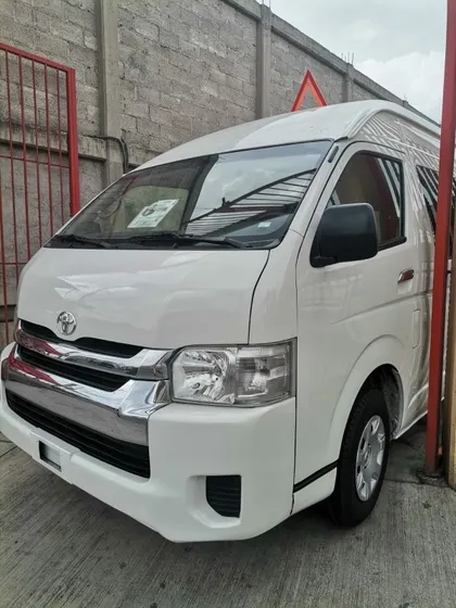 Toyota Hiace 2.7 Bus 15 Pas Mt