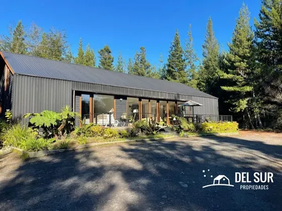 Casa Inserta En Bosque, Cercana A Ensenada