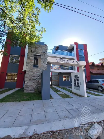 Confortable Departamento A Estrenar, 3 Amb-2do Piso-frente- C/estacionamiento.