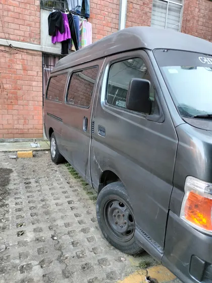 Nissan Urvan 2.5 12 Pas Aa Mt