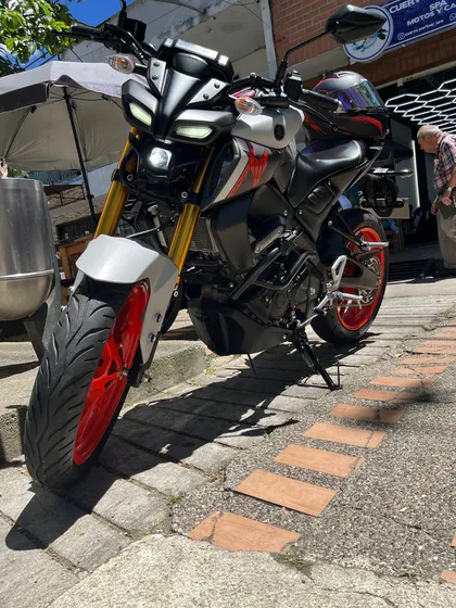 Yamaha Mt-15 Modelo 2025 - Gris