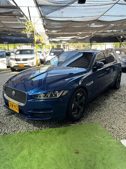 Jaguar Xe 2.0 I4 Pure