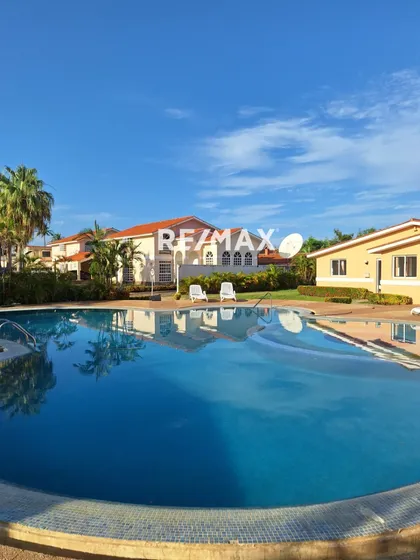 Casa Tipo Quinta En Conjunto Residencial Costa Esmeralda, Los Robles, Isla De Margarita  Cod: 1166