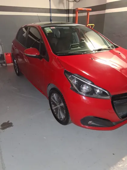 Peugeot 208 1.6 Feline