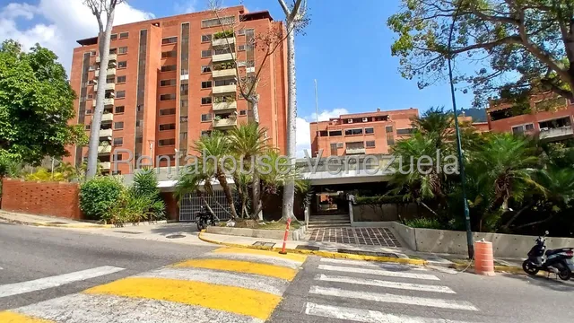 Tu Nuevo Hogar Te Espera , Espléndido Apartamento En La Urbanización Las Esmeraldas Mls #25-17222 Gm