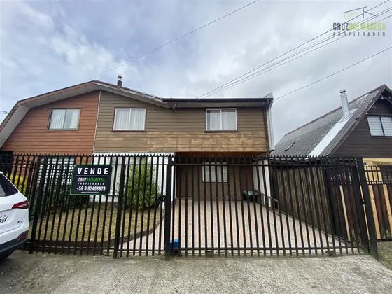 Casa En Venta De 4 Dorm. En Puerto Montt