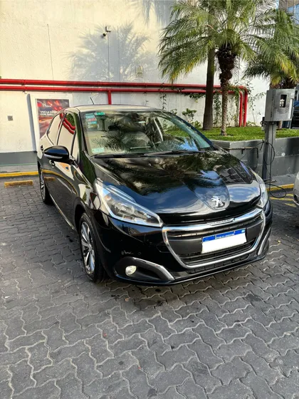 Peugeot 208 1.6 Feline